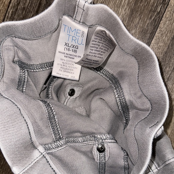 Grey Ankle Jeans - Picture 4 of 4